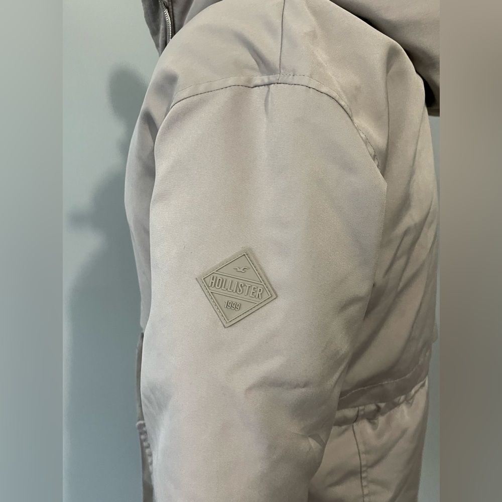 Hollister Women’s Parka - Picture 5 of 16